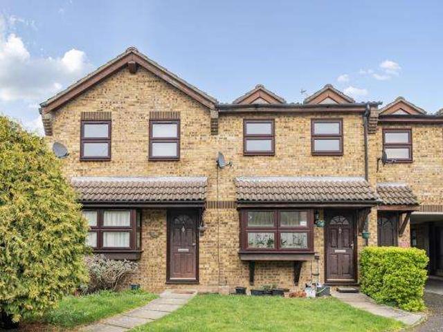 Maisonette for sale in Row Town, Surrey