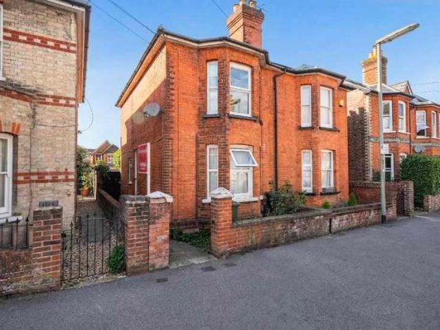 Maisonette for sale in Charlotteville, Guildford