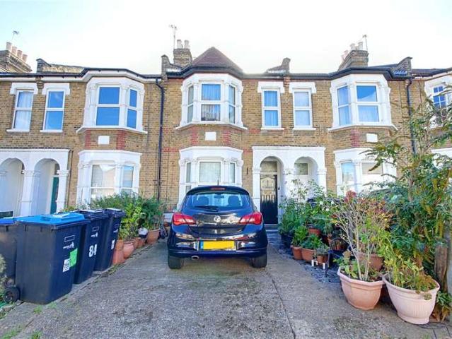 Maisonette for sale in London Borough of Enfield, Greater London