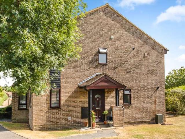 Maisonette for sale in Merrow, Guildford