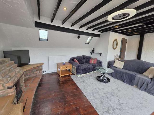 Maisonette for sale in South Cliff, Kepwick