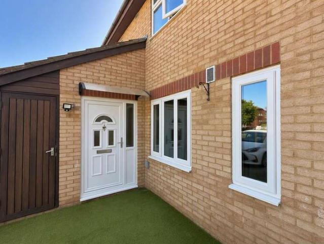 Maisonette for sale in Slough