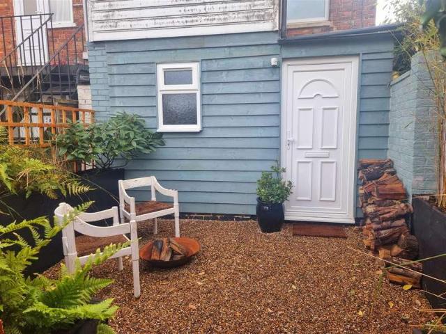 Maisonette for rent in Sevenoaks, The Butts