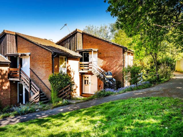 Maisonette for sale in Sevenoaks, The Butts