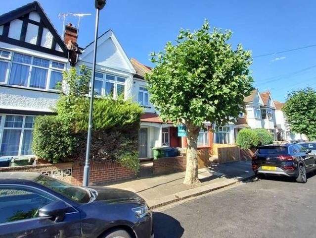 Maisonette for rent in Lane, Greater London