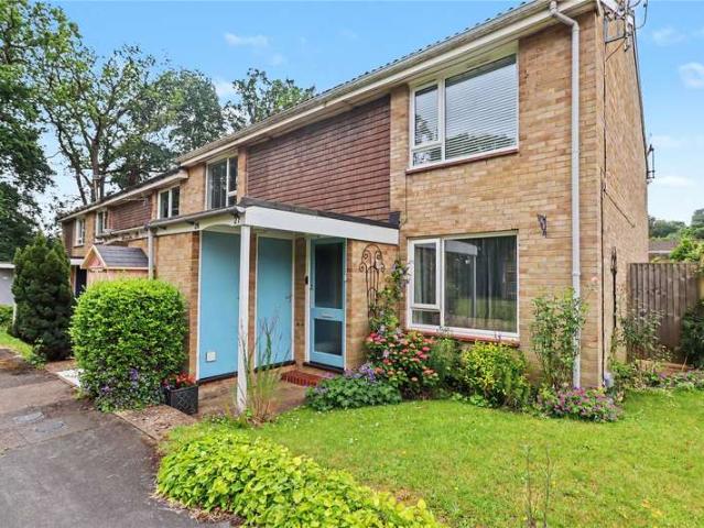 Maisonette for sale in Goldsworth Park, Woking