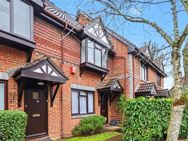 Maisonette for sale in Sheerwater, Woking