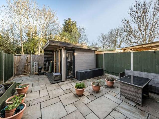 Maisonette for sale in London Borough of Hillingdon, Greater London