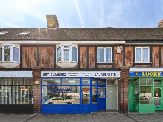 Maisonette for rent in Motspur Park, West Barnes
