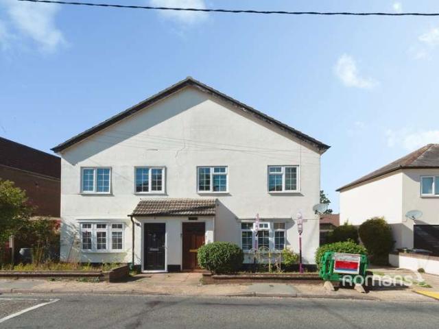 Maisonette for rent in Shawfield, Guildford