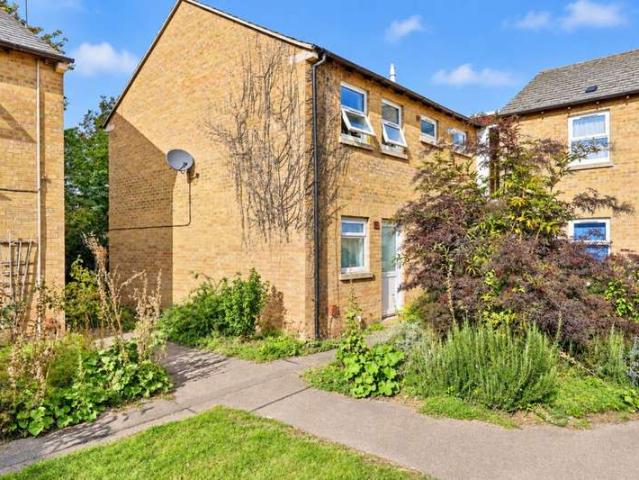 Maisonette for sale in Cherry Hinton, Cambridge