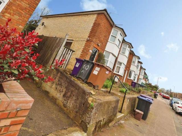 Maisonette for sale in Whitehill, King's Walden