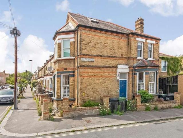 Maisonette for sale in London Borough of Lewisham, Greater London