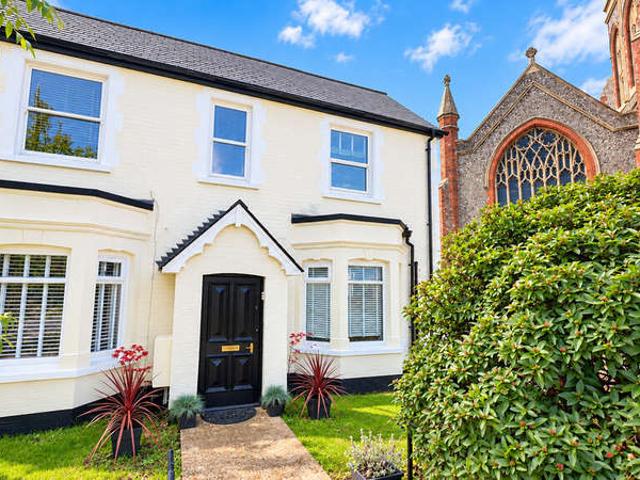 Maisonette for sale in Bell Hill, East Hampshire