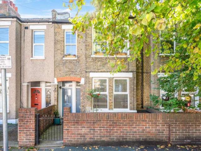 Maisonette for sale in London Borough of Merton, Greater London