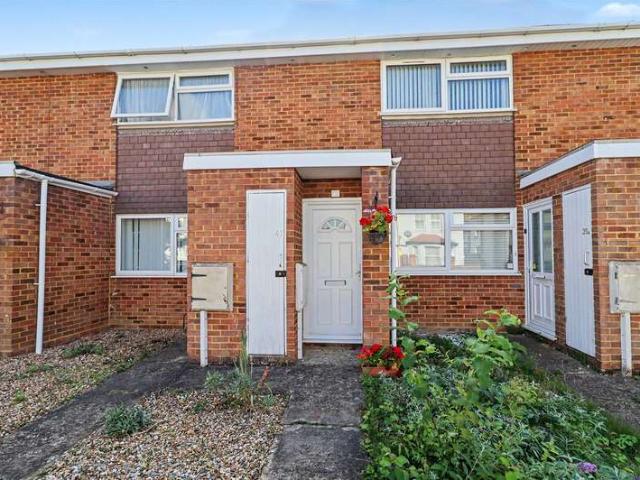 Maisonette for sale in Horsell, Woking