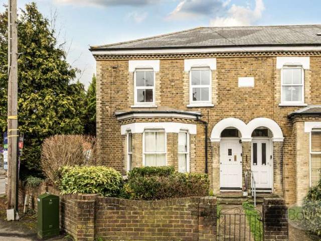 Maisonette for sale in Westborough, Surrey