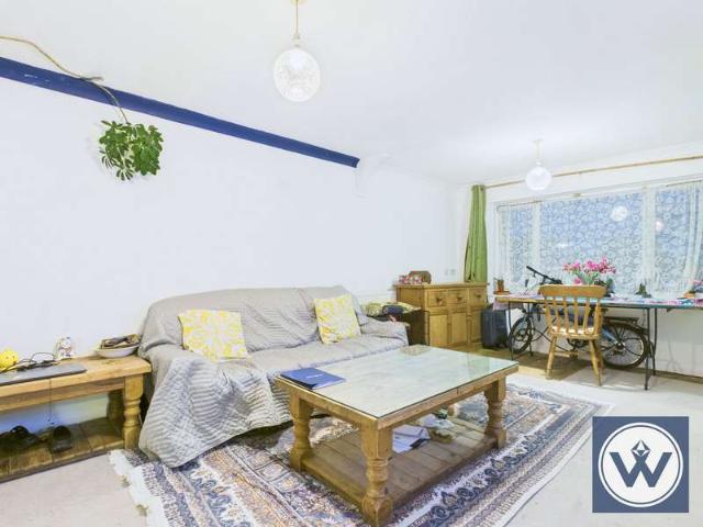 Maisonette for sale in Hayes, Greater London