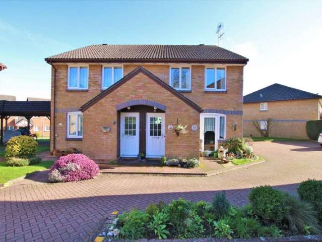 Maisonette for sale in Emmbrook, Wokingham