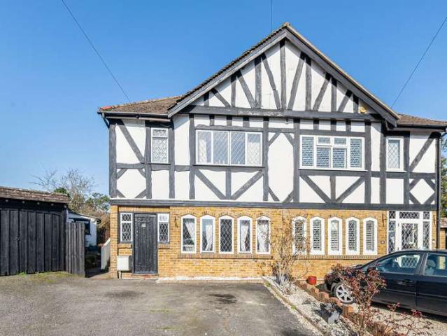 Maisonette for sale in London Borough of Croydon, Greater London