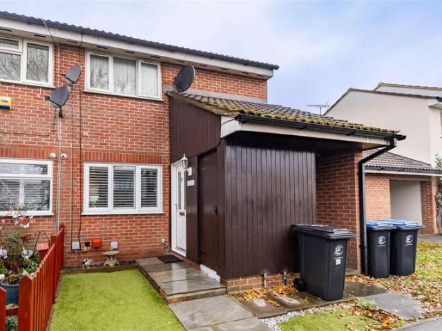 Maisonette for sale in Epping, Essex