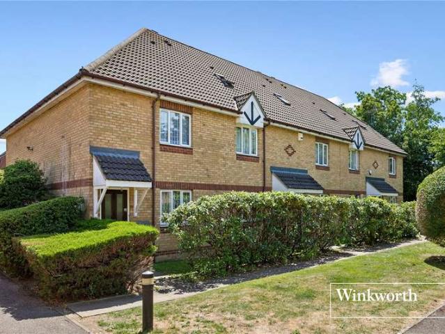 Maisonette for sale in Church End, Greater London