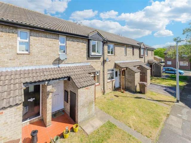 Maisonette for sale in Chatham