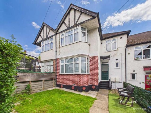 Maisonette for sale in Kingsbury, Greater London