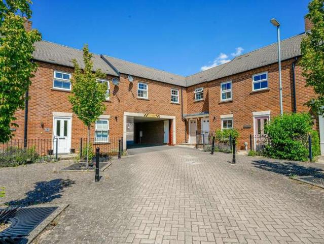 Maisonette for sale in Leighton-Linslade, Bedfordshire
