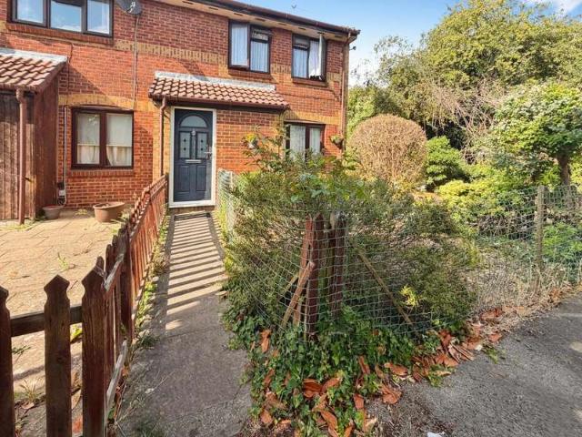 Maisonette for sale in West Drayton, Greater London
