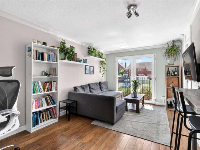 Maisonette for sale in Row Town, Surrey