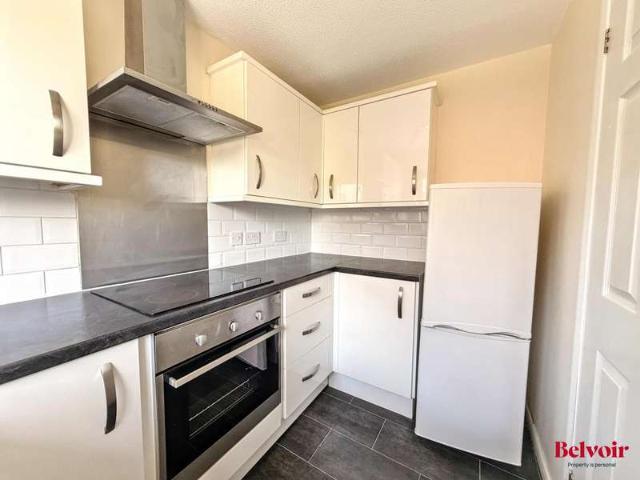 Maisonette for sale in Ewens Farm, Golden Valley