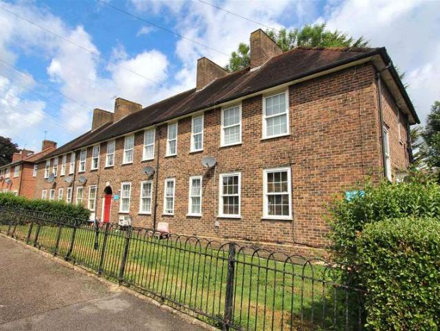 Duplex for sale in Mottingham, Elmstead