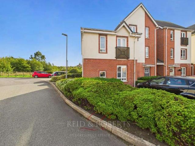 Maisonette for sale in Hawarden, Ewloe
