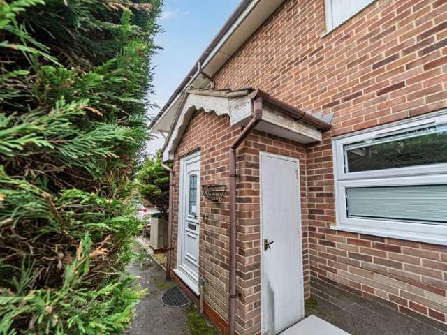Maisonette for sale in Row Town, Surrey