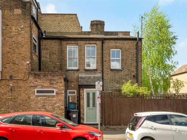 Maisonette for sale in London Borough of Merton, South Wimbledon
