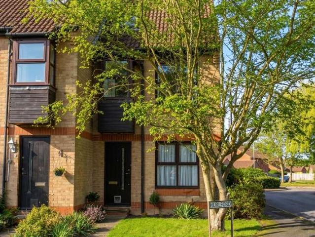 Maisonette for rent in Woking, Surrey