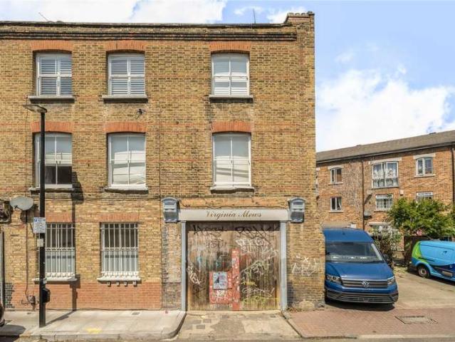 Maisonette for sale in Whitechapel, Greater London