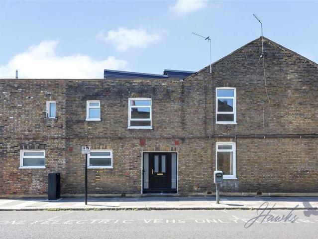 Maisonette for sale in London Borough of Ealing, Greater London