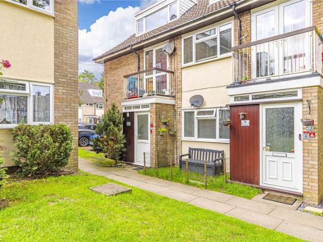 Maisonette for sale in Bushey Heath, Hertsmere