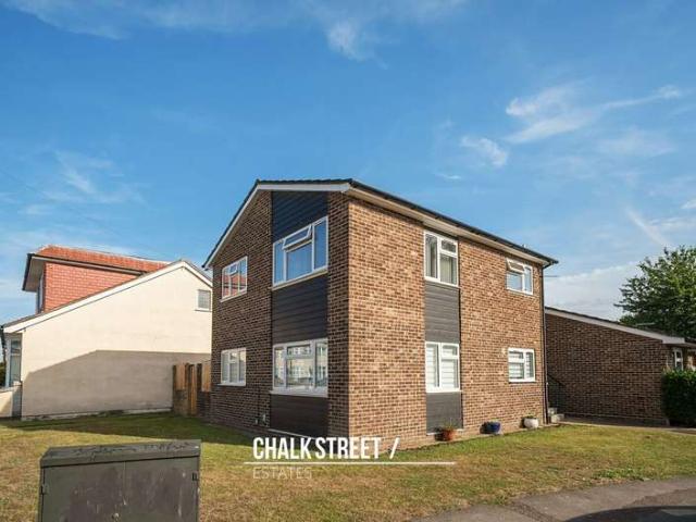 Maisonette for sale in London Borough of Havering, Greater London