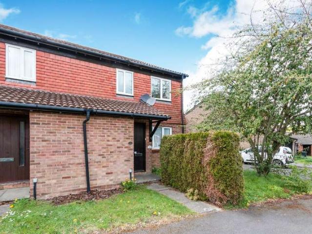 Maisonette for sale in Black Dam, Basingstoke and Deane