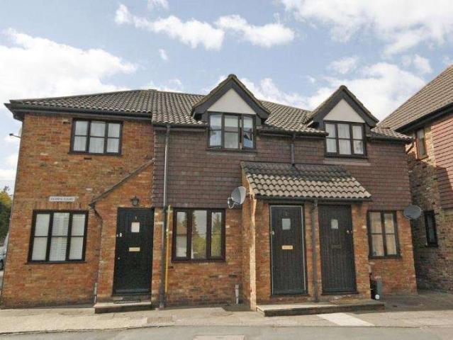 Maisonette for sale in Woking, Surrey