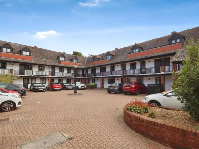 Maisonette for sale in King's Walden, Hertfordshire