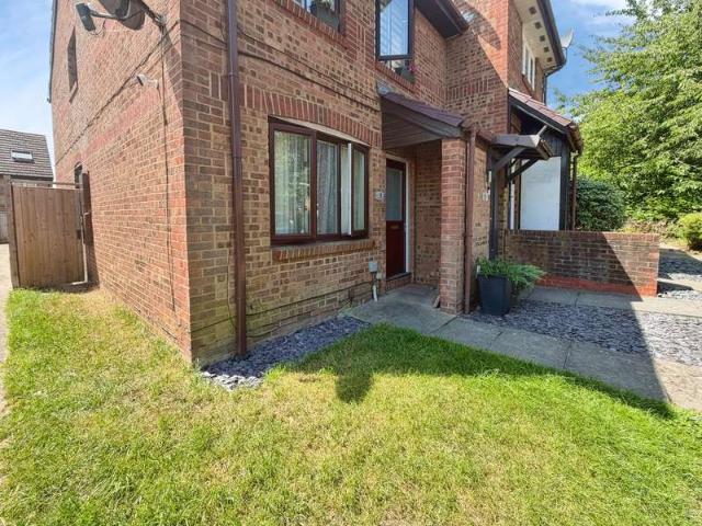 Maisonette for sale in West Drayton, Greater London