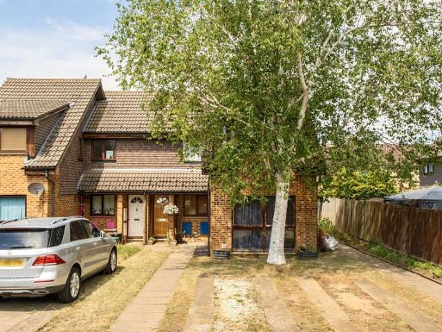Maisonette for sale in Yiewsley, Greater London