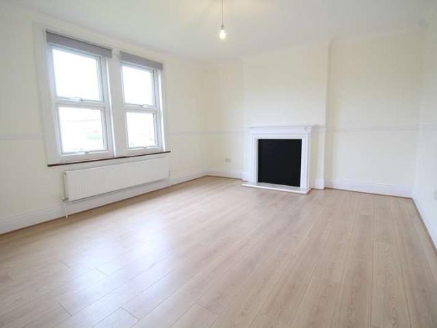 Maisonette for sale in London Borough of Croydon, Selhurst