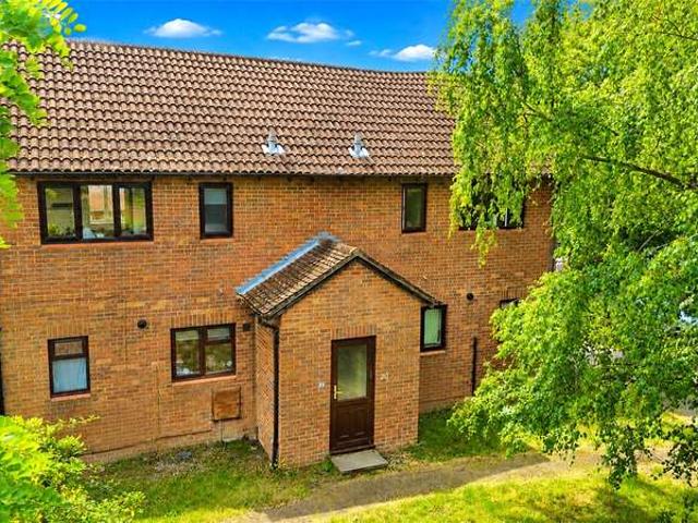 Maisonette for sale in Holybrook, West Berkshire