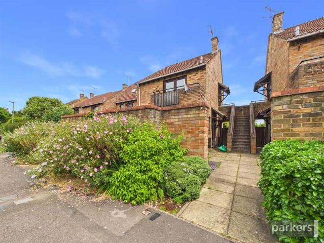 Maisonette for sale in Earley