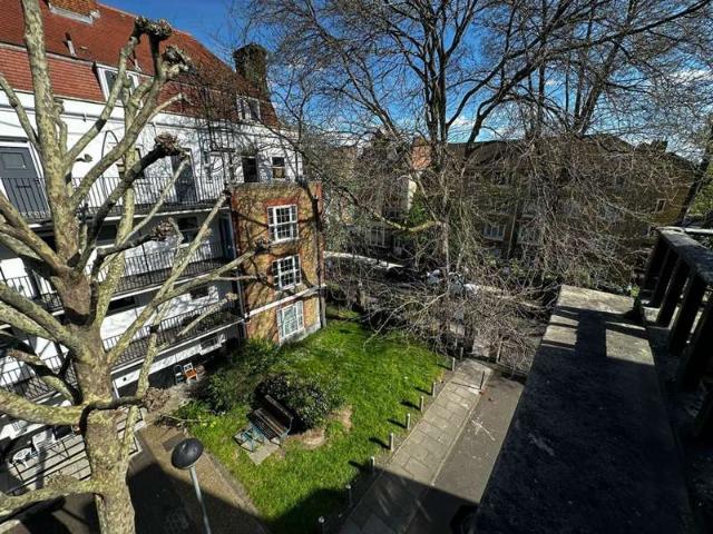Maisonette for sale in Saint Pancras, Greater London